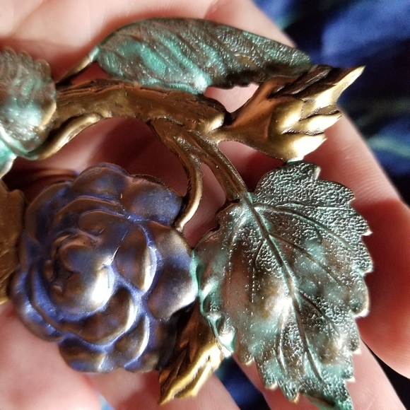 Relisted- - Vintage lavender rose brooch antique gold tone pin - Picture 6 of 10